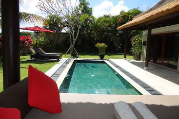 هتل Hillstone Uluwatu Villa
