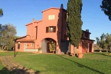 مبيت وإفطار Agriturismo    Le Guardiole