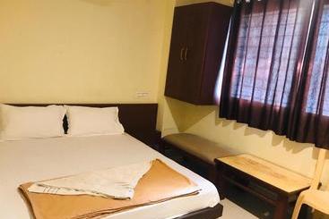هتل Staymaker Bright Palace Residency