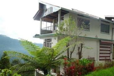 هتل Chalet Orchid Eco Retreat