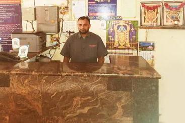 هتل Vishnu Residency Warangal