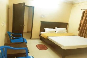 هتل Vishnu Residency Warangal