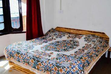 پانسیون Snow Peak Guest House
