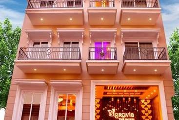 Fabhotel Elgrovia