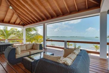 هتل Turtle Island Beach Resort, Trademark Collection By Wyndham