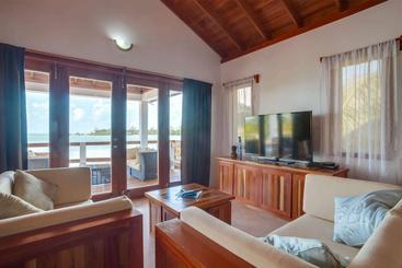 هتل Turtle Island Beach Resort, Trademark Collection By Wyndham