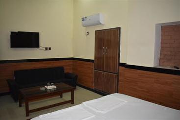 پانسیون Demetro Guest House