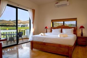 Soma Vineyard Resort  Nashik