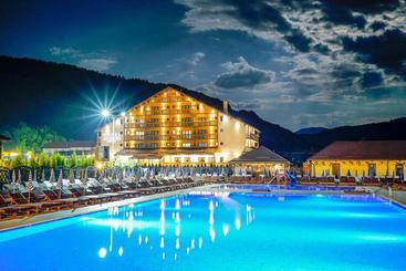هتل Mirage Resort & Spa