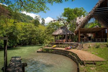 هاستل El Retiro Lanquin