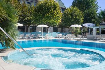 هتل Paris Resort