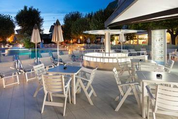 هتل Paris Resort