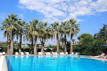 شقة فندقية Villaggio Turistico La Mantinera   Appartamenti De Luxe