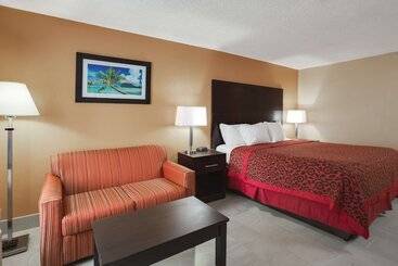 ホテル Days Inn By Wyndham Sarasota Bay