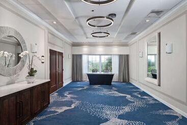 فندق Doubletree Suites By Hilton Naples