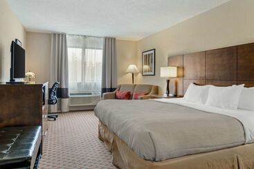 בית מלון כפרי Quality Inn