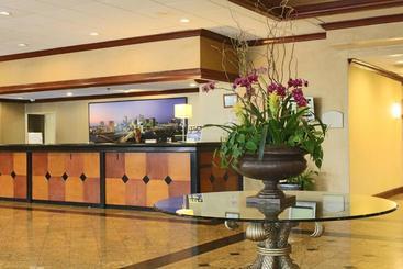 هتل Ramada Plaza By Wyndham Atlanta Downtown Capitol Park