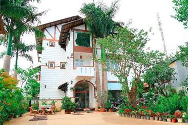 Hotel Hoai Huong Homestay