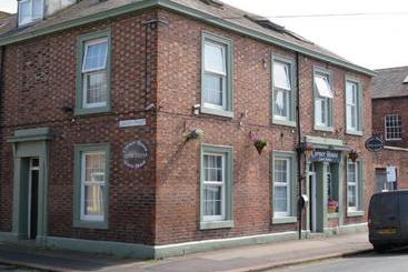 فندق Cornerhouse Guesthouse