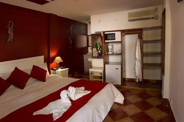 هتل Copacabana  And Suites  Adults Only
