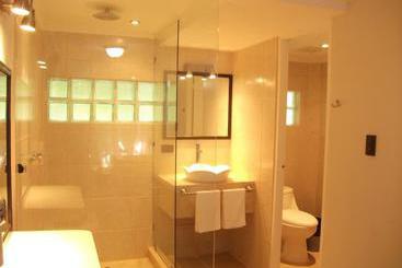 هتل Copacabana  And Suites  Adults Only