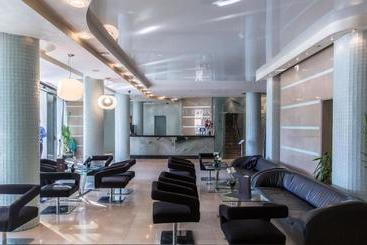 Cosmopolitan Hotel & Wellness
