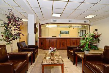 هتل Americas Best Value Inn Louisville