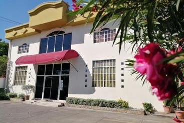 هتل Plaza Floresta