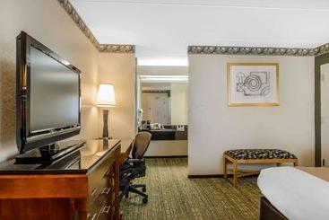 酒店 Quality Inn & Suites Lexington