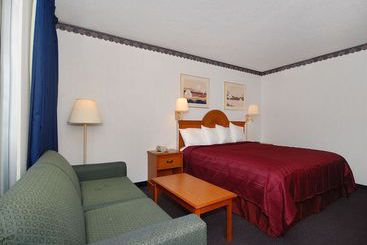 هتل Rodeway Inn & Conference Center