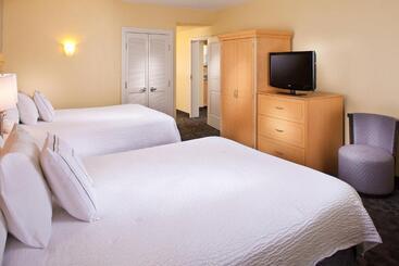 هتل Courtyard By Marriott Sandestin At Grand Boulevard