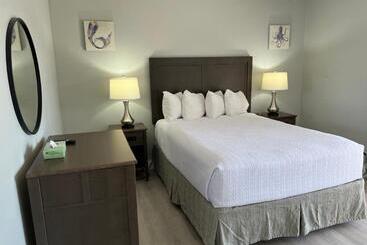 فندق Marco Island Lakeside Inn
