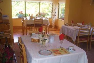 هتل Perrymount Country Home
