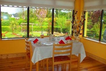 هتل Perrymount Country Home