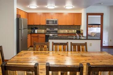 リゾートホテル The Village Lodge