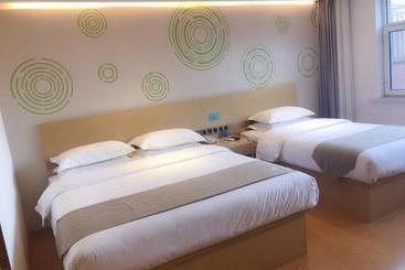 هتل Greentree Inn Wulanchabu High Speed Railway Station Huaiyuan South Road Express