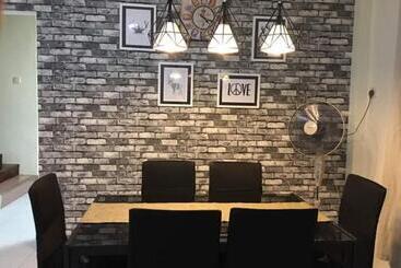 בית מלון כפרי Oyo 90190 Sibu Homestay2u