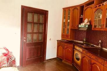 هاستل Anas Apartment