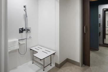 هتل Hilton Garden Inn Madison Downtown