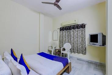Hotel Spot On 77564  Shivang
