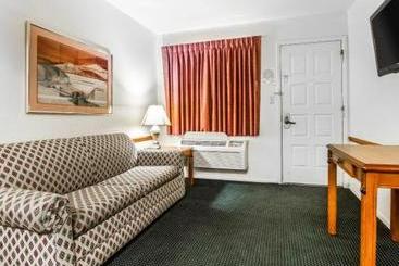 هتل American Inn & Suites Mesa