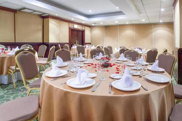 هتل Crowne Plaza San Pedro Sula