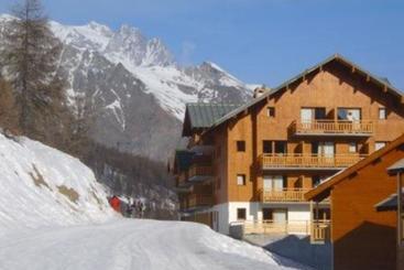 هتل Le Parc Aux Etoiles