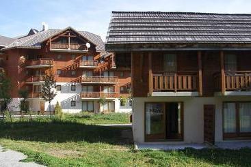 هتل Le Parc Aux Etoiles