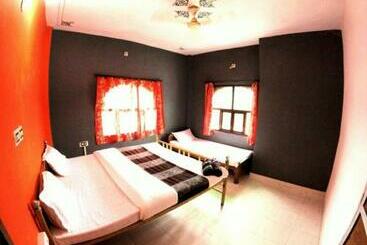 The Hostel Crown