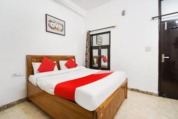 בית מלון כפרי Oyo 44130  Devi Palace Inn