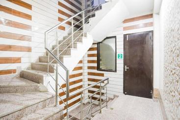 בית מלון כפרי Oyo 44130  Devi Palace Inn