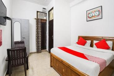 בית מלון כפרי Oyo 44130  Devi Palace Inn