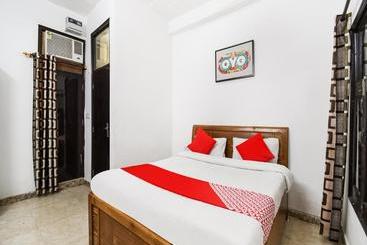 בית מלון כפרי Oyo 44130  Devi Palace Inn