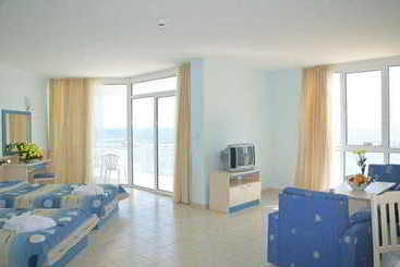 هتل Dolphin Marina
